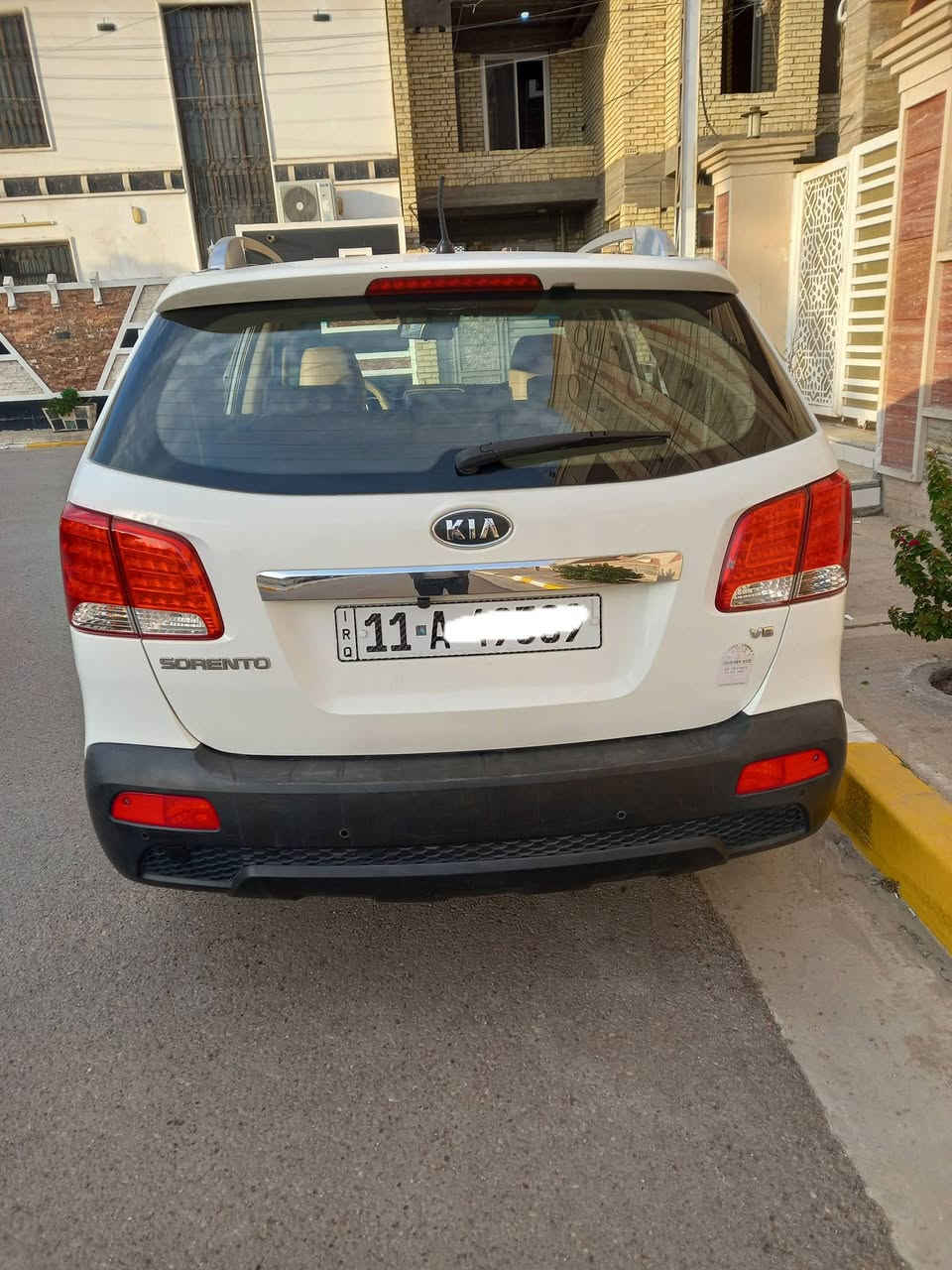 سلام عليكم للبيع كيا سورنتو خليجي2010 رقم بغداد  جديد فول مواصفات عدا بصمه محرك 6سلندر قبل ٥ايام بدلته جديد مال كصه كير مكفول سبعه راكب ثلاث قطع تبريد كشن كهرباء سياره بيه باب لخلف باب سايق  مبدل بلادي فقط ولباقي مكفول سعر 148 وبيه مجال مكاني فلوجه شارع 40 قرب وكالة  سلطان ***********
