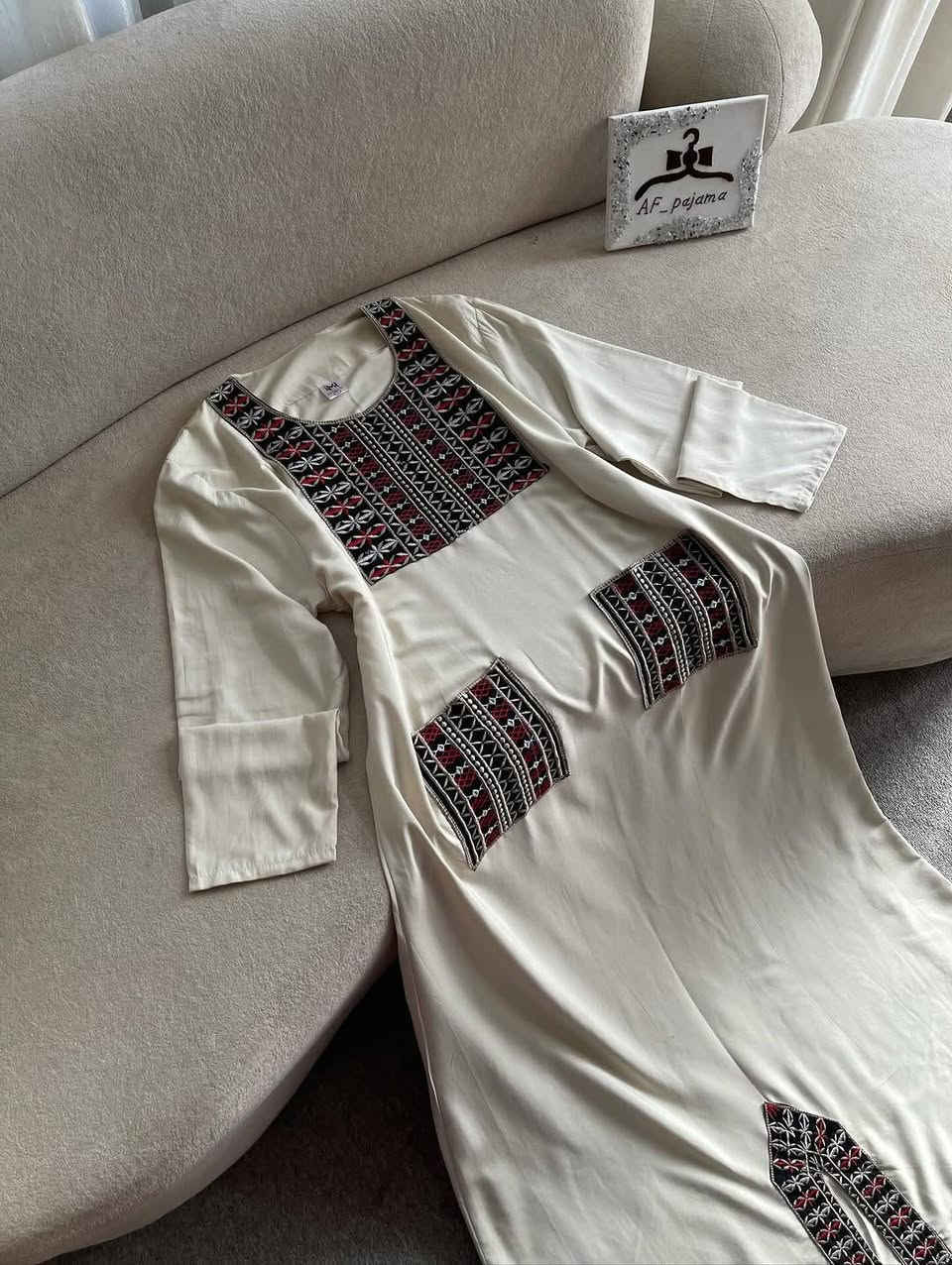 من كولكشن العيد الجميل ❤️
بيجامات فاخرة تجنن بالألوان راقية وكلابيات رمضانيه ✨🌛
خامه ممتازه كوالتي عال جدا
توصيل 3 جميع المحافظات


**إذا كنت صاحب هذا الإعلان وتريد حذفه لأي سبب، رجاءا أرسل رسالة إلى الدعم الفني**