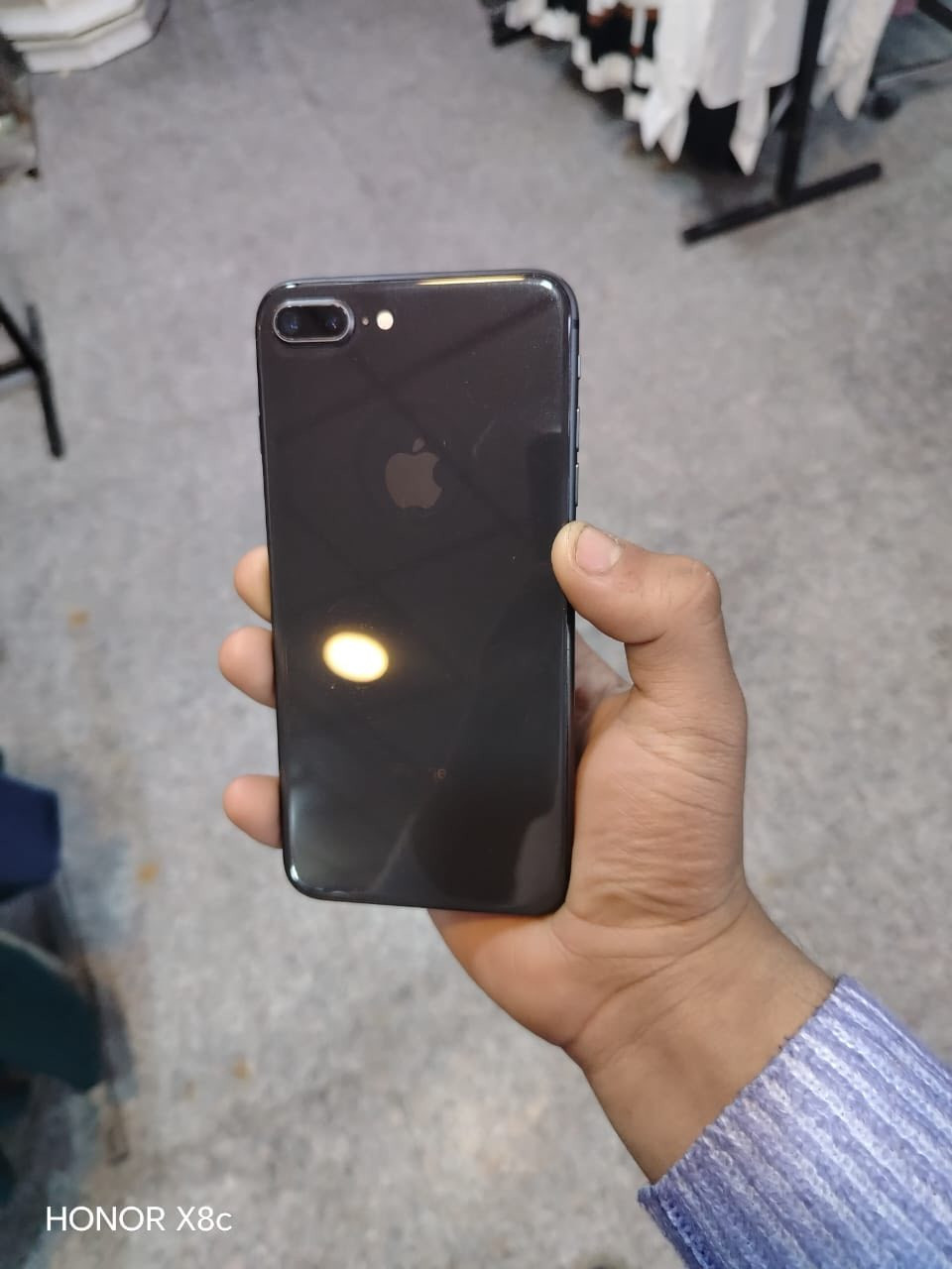 ايفون 8 بلاص
ذاكره 64 …..
الجهاز حيل نضيف لووك ومال جناي بدون اي عيب 
شرط شحن ابد ابد مايصرف بطاريه 100
وكله نضيف سماعات كامرات سيم كارت 
كله لوك …..
السعر 100 وبيها مجال لـ شراي 
لعنوان كركوك طريق بغداد 
***********
