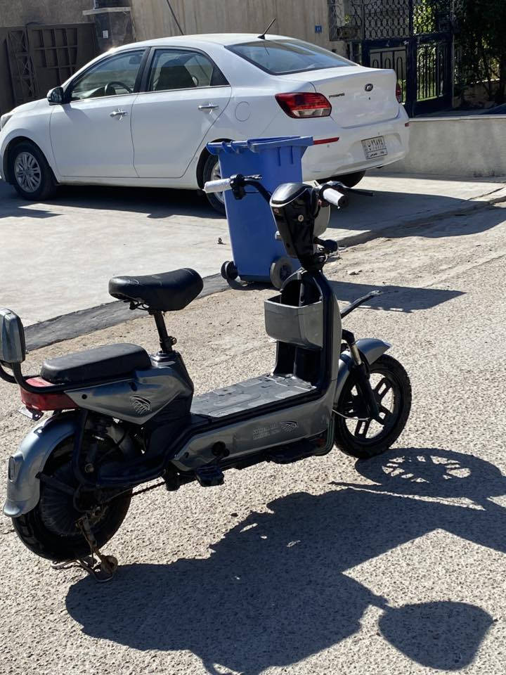 سلام عليكم دراجه لبيع حجم 14بدون بطاريات دراجة كاملة مكملة بس نقص بطاريات هورن لايت أشاير يمنة ويسره السعر 130 وبيها مجال مكاني بغداد زيونة شارع الربيعي رقمي ***********
