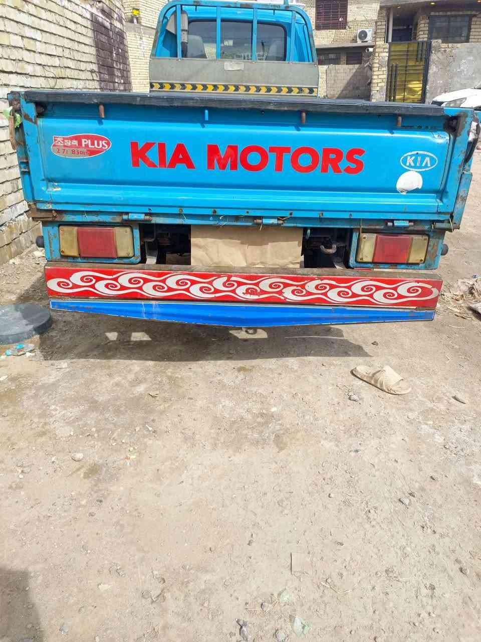 كيا بنكو موديل ١٩٩٦ كفاله عامه من مكينه كير اكسل شاصي مكفوله من ضربه صبغ معجون تخم تاير رقم بغداد سياره مال جناي الله شاهد صار ١٠ سنين ع ايدي بالعافيه ع ياخذهه مكان السياره بغداد الزعفرانية *********** السعر ٥٨ بيه مجال قليل
