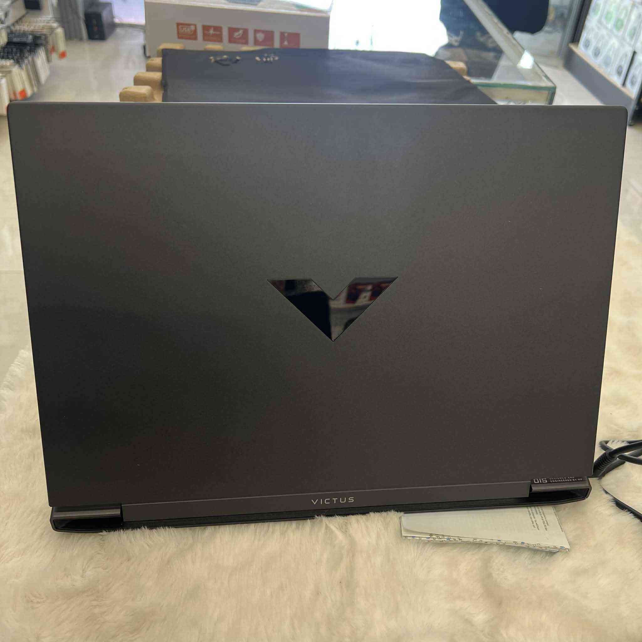 Rayzn 7 7445 HS
Ram 16 ddr5 
NVM 512 gb 
Rtx 4050 6gb 
Scren full hd 144hz 
Hp victos 
Battry 100% 

Zor xawena
*********** كويسينجاك, أربيل
