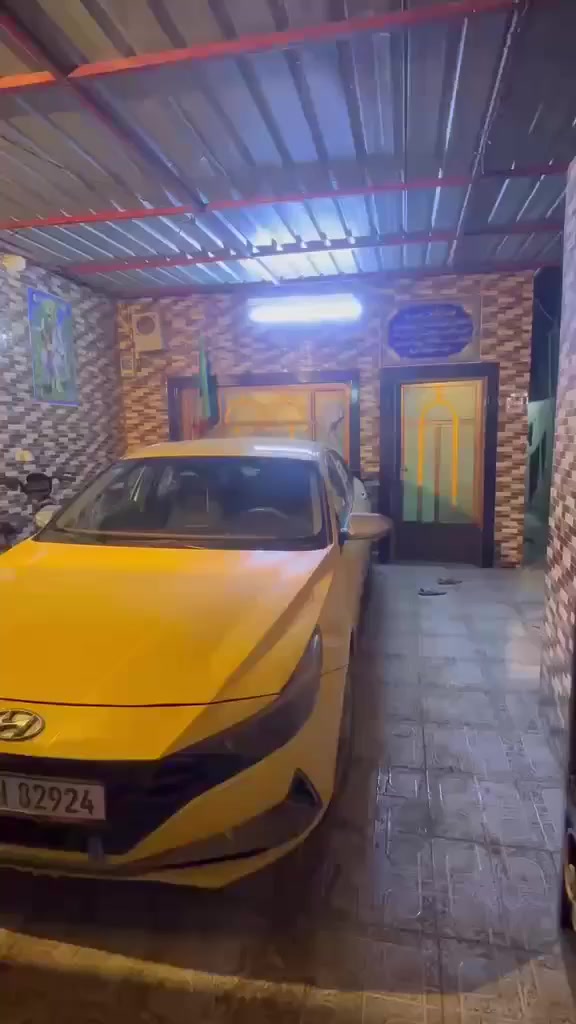 "}
🏡 إعلان بيع دار – موقع مميز ✨ / 

يعلن مكتب المعمري عن توفر دار للبيع بالمواصفات التالية:

📍 الموقع: بابل – بكرلي (قرب مدرسة البحتري)  
📐 المساحة: 200 متر
📄 نوع السند: طابو زراعي (سند 25) باسمي – قابل للتحويل خلال يوم واحد  

🏠 تفاصيل الدار:
- 3 غرف نوم:
  - غرفتين في الطابق الأول  
  - غرفة في الطابق الثاني (4×5)
- صالة استقبال واسعة (4×8)
- كَلدور  
- مطبخ  
- صحيات (داخلية وخارجية)  
- مخزن على السطح للأغراض  

📞 للتواصل والاستفسار:
***********  
***********  

💬 فرصة مناسبة للسكن
