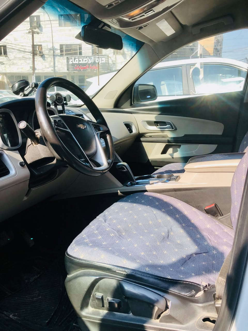 شوفرليت كوينكس 2013 
خليجي 
ماشية 200 الف محرك جديد بيها 
بيها ملاحظات 
سونارها بالصور 
رقم صلاح الدين 
تحويل نفس اليوم 
السعر 78 ورقة 
***********
