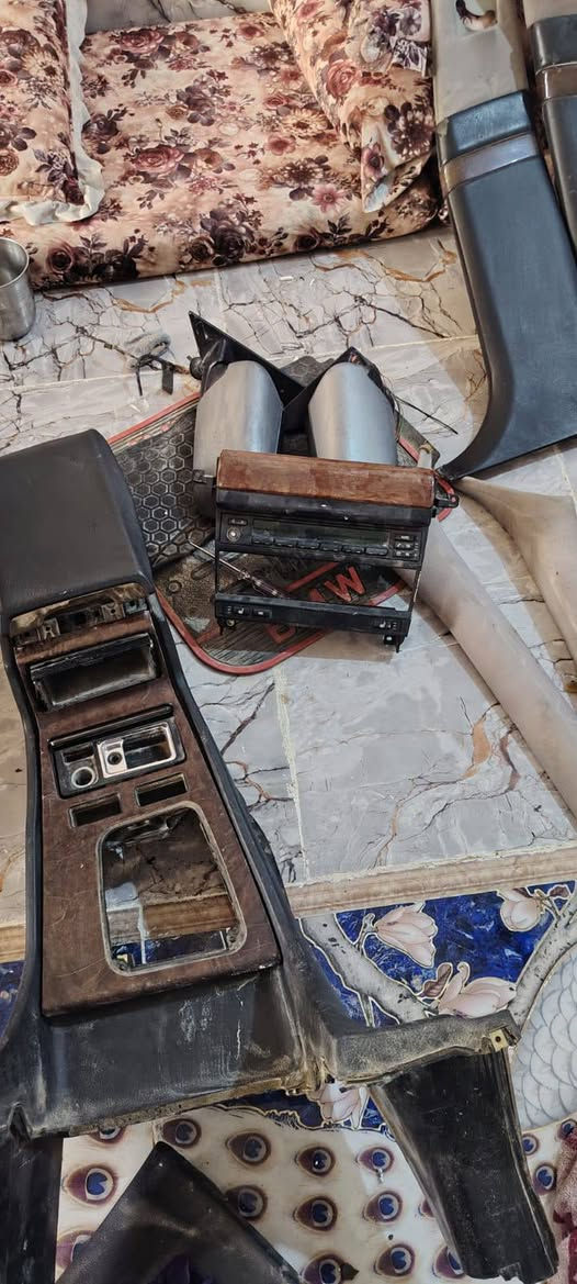 سلام عليكم غرفه خفاش 95 الغرفه نضيفه وحلوه جنت مخليها بصطح دعاميه خلفي ومامي ودشبول خلفي بيتي ثاني مامصورهن شكو شي بل منشور كله البيع سعرهن 5 اوراق وبيهن مجال ***********

