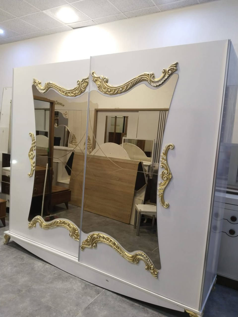 غرفه نوم 6 قطع للبيع مع شد ونقل ودوشك سعر 450 للتواصل ***********
