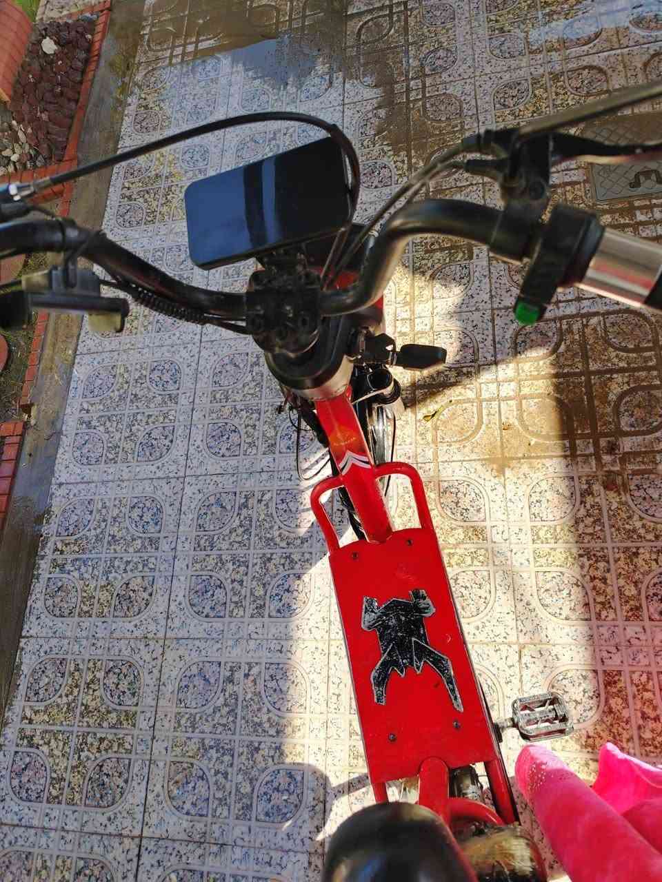 السلام عليكم من رخصت الادمن
باسكل شحن للبيع ماطور نضيف بطاريات جدد مبدله جدد السعر 150وبي مجال  الرقم***********
