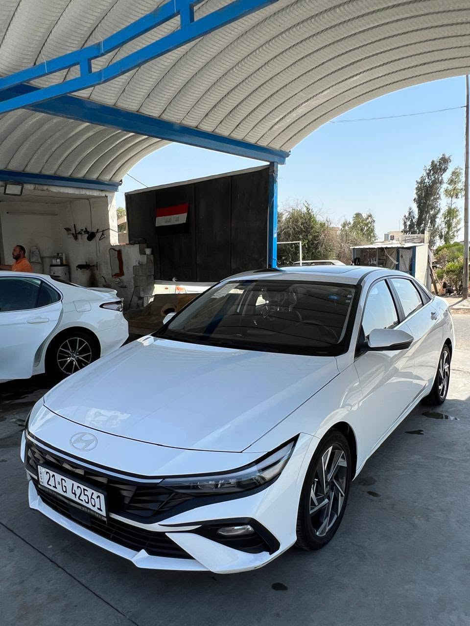 سلام عليكم  النترا 2025 اصدار  صيني 🇨🇳 
مواصفات السياره معروفه 
شاشه بلادي 
هاند بريك اوتو 
تسغيل بصمه 
سياره مكفوله من الضرر والصبغ 
تبريد محرك كير شرط  السياره فول مودات 
سياره استخدام شخصي 
+ دفتر بانزين 
السياره رقم سليمانيه بسمي 
داخل اسود 
للتواصل ***********
واتساب
مكان السياره كركوك  👍🏻
