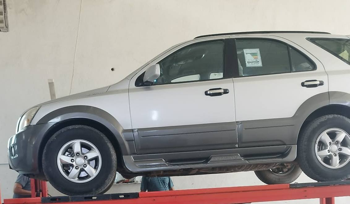 سورنتو 2009 للبيع
السياره بيه تجيه الجهه عكس السائق بدون كص وعيب شرعي 
رقم انكليزي تحويل ثاني يوم 
سنويه لل 31 
جاهزه حداديه كهربائيات تبريد كلها شغاله 
مكينه 6 سلندر بيه بخار الكير مكفول 
موجود سونار بالسيارة 
السعر 63 وبيه مجال اذا اكو مراوس سوناتا او اوبتيما 
الاتصال ‏‪0783 059 8042‬‏
المكان الناصريه
