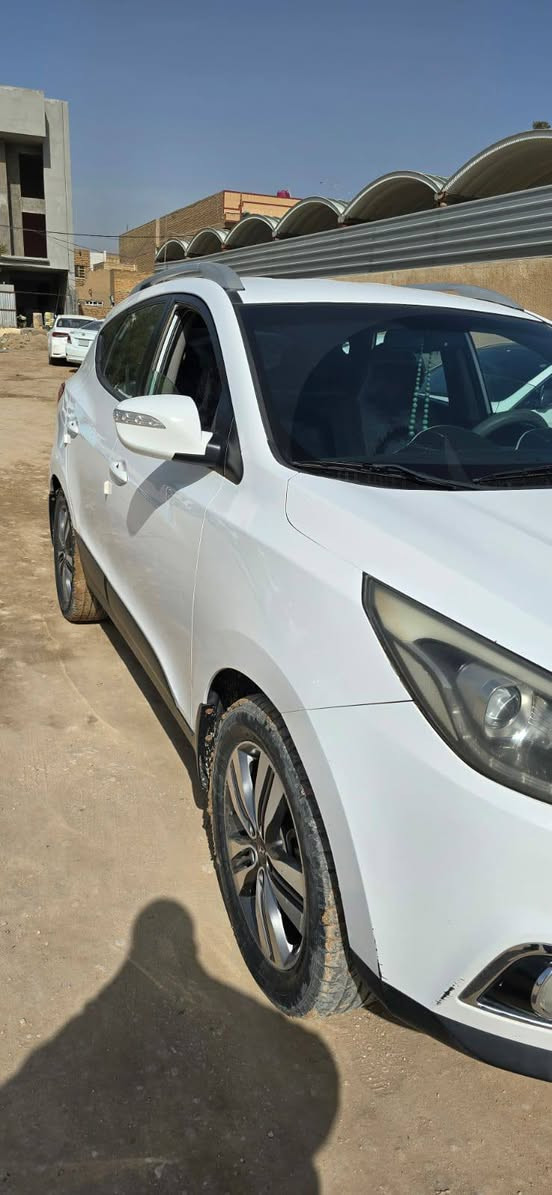 السلام عليكم
للبيع توسان موديل 14 كفاله من الضربه والتبديل والصبغ  ماعدا رصعات بسيطه سونار مرفق رقم نجف باسمي مداور ثاني يوم كير محرك خير من الله جانيه السياره مكاني نجف قضاء المناذرة سعر 145 للإستفسار ***********
