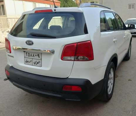 بسم الله الرحمن الرحيم 
كيا سؤرينتؤ ٢٠١٢
سةيارةكي خاوين و بئ مةسرةف
لة ٢٠١٧ وة يةك دةست لاي خؤمانة
دةرگا سةكن ساردة كوتة
دةرگاي سايق شوختيكي هةية
 جاملغي لاي سكن جوار پةنجة سبوغة 
گير و مةكينة و تبريد بةشةرت 
مةكينةي خاوينة و نةكراوةتةوة
سنةوي تا ٢٠٢٧
هةزةي نوية 
سعري 144 وةرقة و معاملة
ژمارةي ت
*********** أربيل, العراق
