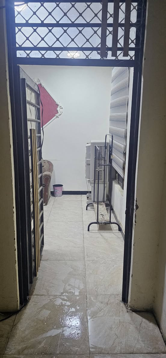 شقه مؤثثه للايجار موقعه بعقوبه التحرير الحولي مقابيل دائره الكهرباء  
للاستفسار الاتصال  ***********
