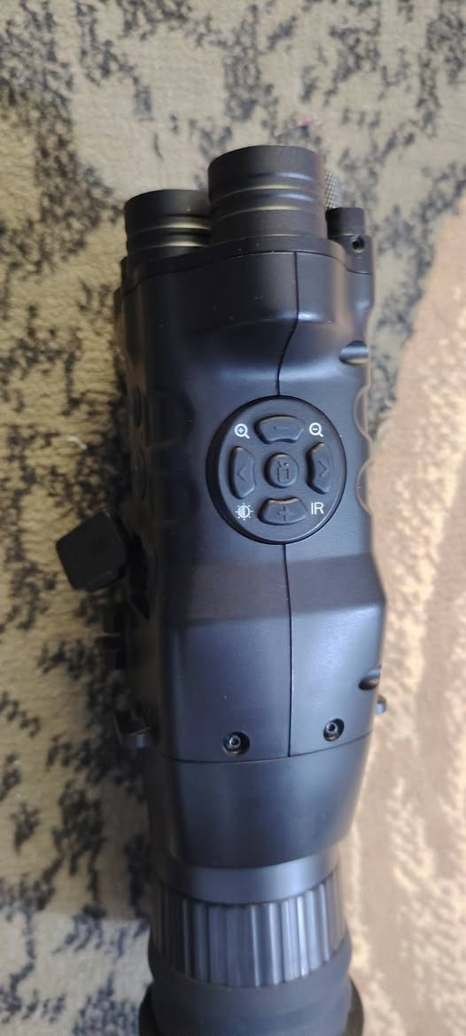 للبيع ناظور ليلي يصور فيديو وبلوتوث واي فاي شحن بطاريه ليثيوم  وليزر وهوي تفاصيل بي بعد ***********
