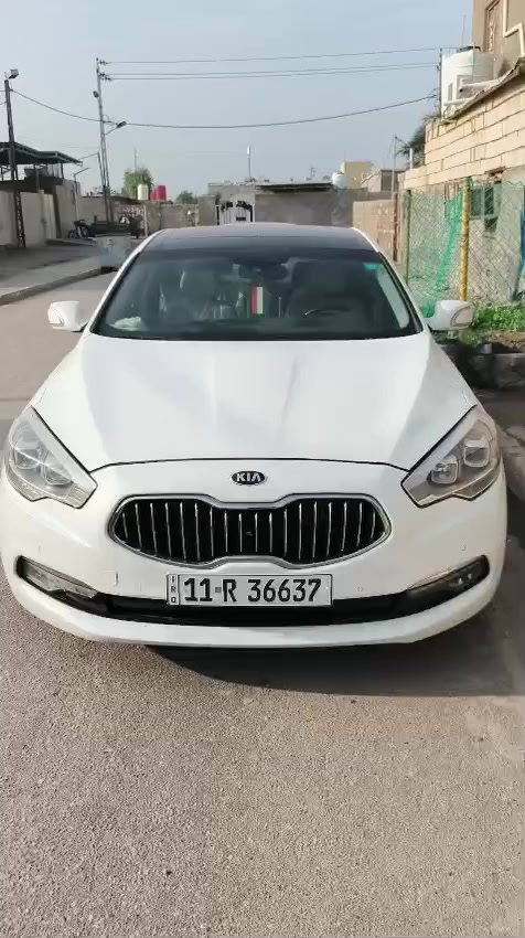 السلام عليكم سيارة كيه كورس للبيع موديل 2015رقم بغداد فول مواصفات مكفوله من الضربه اولصبغ وارد امريكي بسمنه السيارة السنويه الحد 2031 علمنه انه السيارة بيه كازكيت فقط بيع او امراوس حسب القناعه السعر 145$او بيه مجال بصيط رقم ***********
