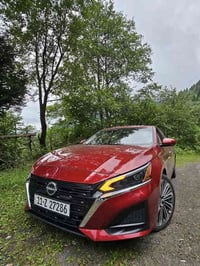 NISSAN ALTIMA 2024 SL+ AWD شاشه كبيره وايرليس ابل كار بلي واندرويد اوت...