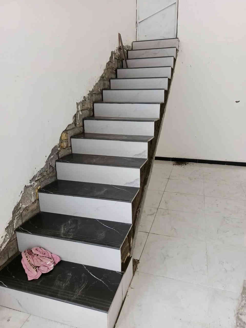 خلفه سيراميك متفرغ للعمل
نعمل سيراميك مرمر كرانيت 
بايات درج حجر قرض بورسلين 
استفسار اكثر اتصل
 *********** 
‏‪*********** واتساب 
‏‪مستعدون لكافه أعمال الترميم
