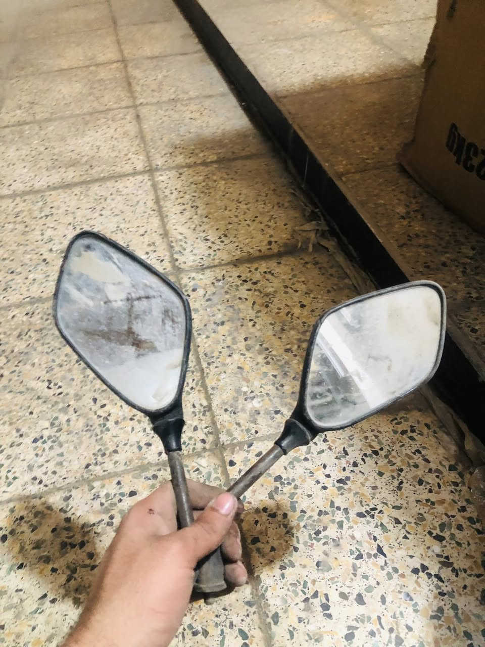 سلام عليك
كلج ماكس ١٢٠ خلفي مال تفصيخ ويا قايش سعره ٢٠ الف كامل جيب وشد
دبل خلفي مال ماكس ١٢٠ عام سعره ١٠ تالاف دبل مرتب
دبل امامي مال ماكس ١٢٠ يحتاجله تجفيت سعره ١٠ تالاف 
مرايات ماكس ١٢٠ مال رمبه سعرهن ١٠ تالاف
فاكيوم سكنس مال تفصيخ سعره ١٠ تالاف
جوزه سكنس مع المفتاح سعرها ١٥ الف 
مروحه وسبرنكه وقايش وخرز كلهن مال سكنس سعرهن ١٠تالاف
مرايات سكنس تفصيخ سعرهن ١٠ تالاف
رجاءا اسعار ثابته وغراض كلهن مال تفصيخ يعني مو تجاريات
مكاني بغداد
رقمي***********
