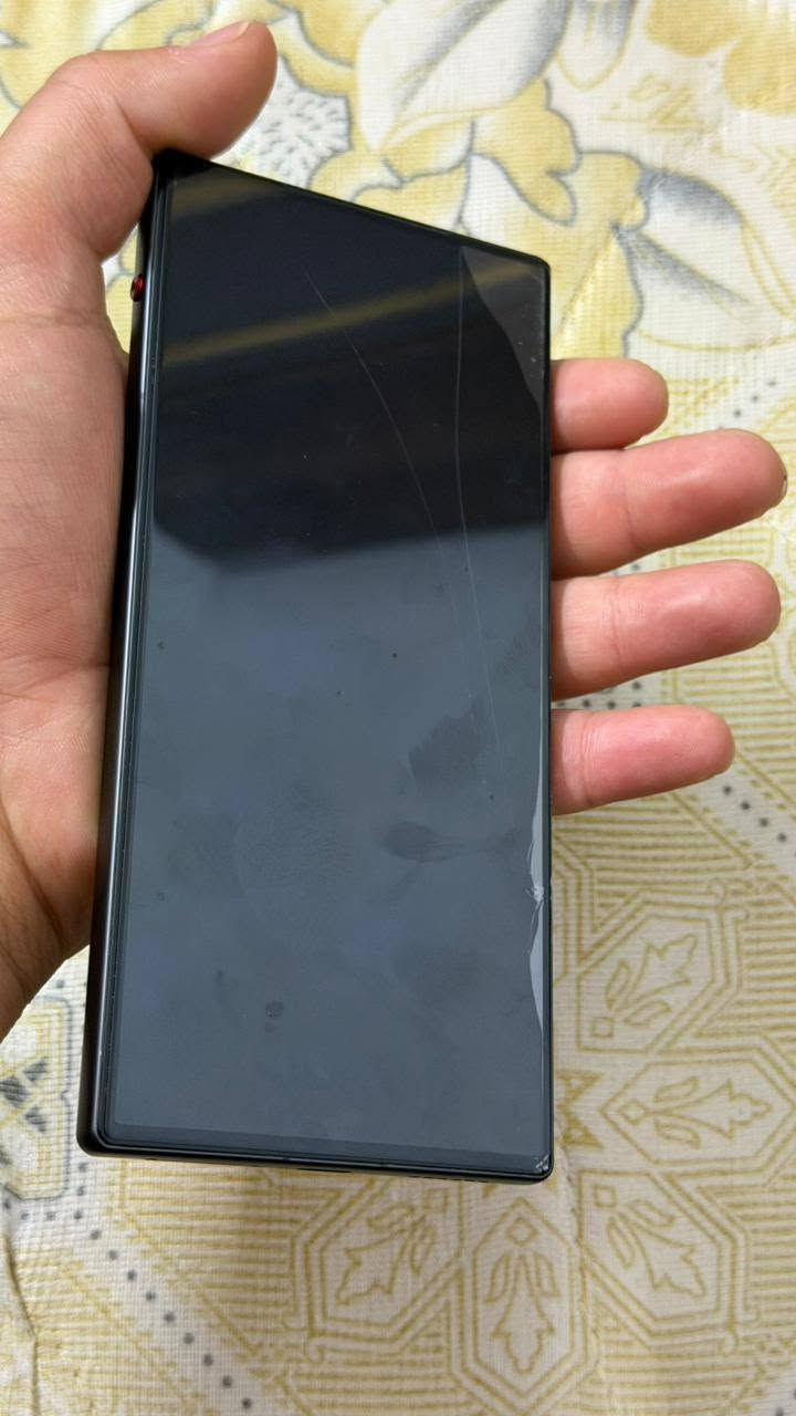 ريد ماجك 10اير  ماعرف ششرح غني عن التعريف من ناحيت تصوير فوركي من ناحيت ببجي 120 فريم من ناحيت بطاريه6000 من ناحيت شحن يدعم 80 واط وشفتات منه وبيه جانبيات والأفضل تبحثون عنه وتعرفون سعره وتجي تدخل خاص بيه فطر بل شاشه مثل ما موضح الجاهز كارتون وكفر اضافي وياه مشحون 31 مره جهاز جديد والجديد ماته ب850 وطبو سئلو وحش بل العاب اريد اراوسه بئيباد11برو او تلفون مناسب  او بلي فايف


**إذا كنت صاحب هذا الإعلان وتريد حذفه لأي سبب، رجاءا أرسل رسالة إلى الدعم الفني**