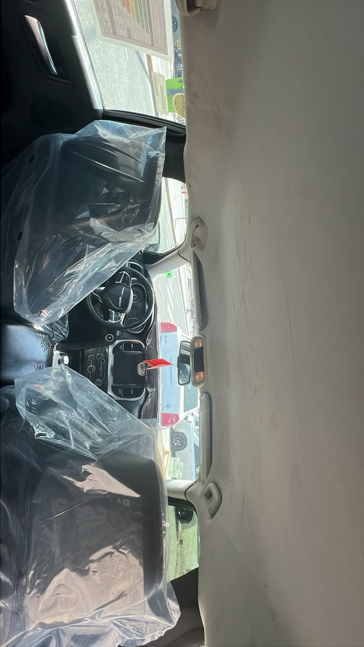 سلام عليكم اوبامه ٢٠١٦ اصل 
رقم ذي قار وارد كندي السياره داخل بدون حادث هنا صار بيه تبدل فقط جاملغ مكينه جديد كير بي تورباين حداديه جديد 
مكاني البصره 
رقمي ***********
سعرها 160بيه مجال
