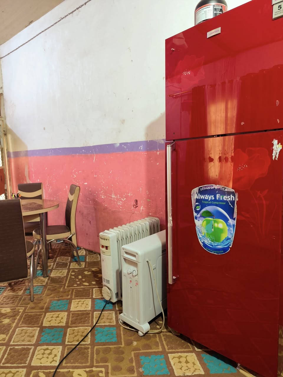 غراض بيت للبيع العنوان كربلاء الشراي يتصل ***********
