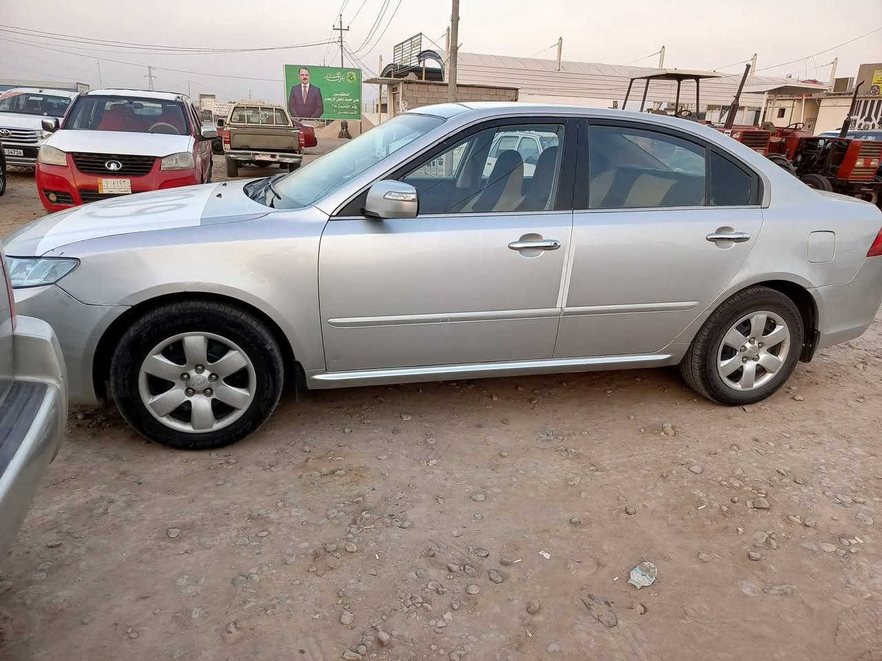 سلام عليكم للبيع موديل ٢٠٠٩ سياره جديده معنه الكلمه بيه بس قطعه وحده بس  لجاملق فقط والباقي كفاله للعنوان واسط الزبيديه  ***********
