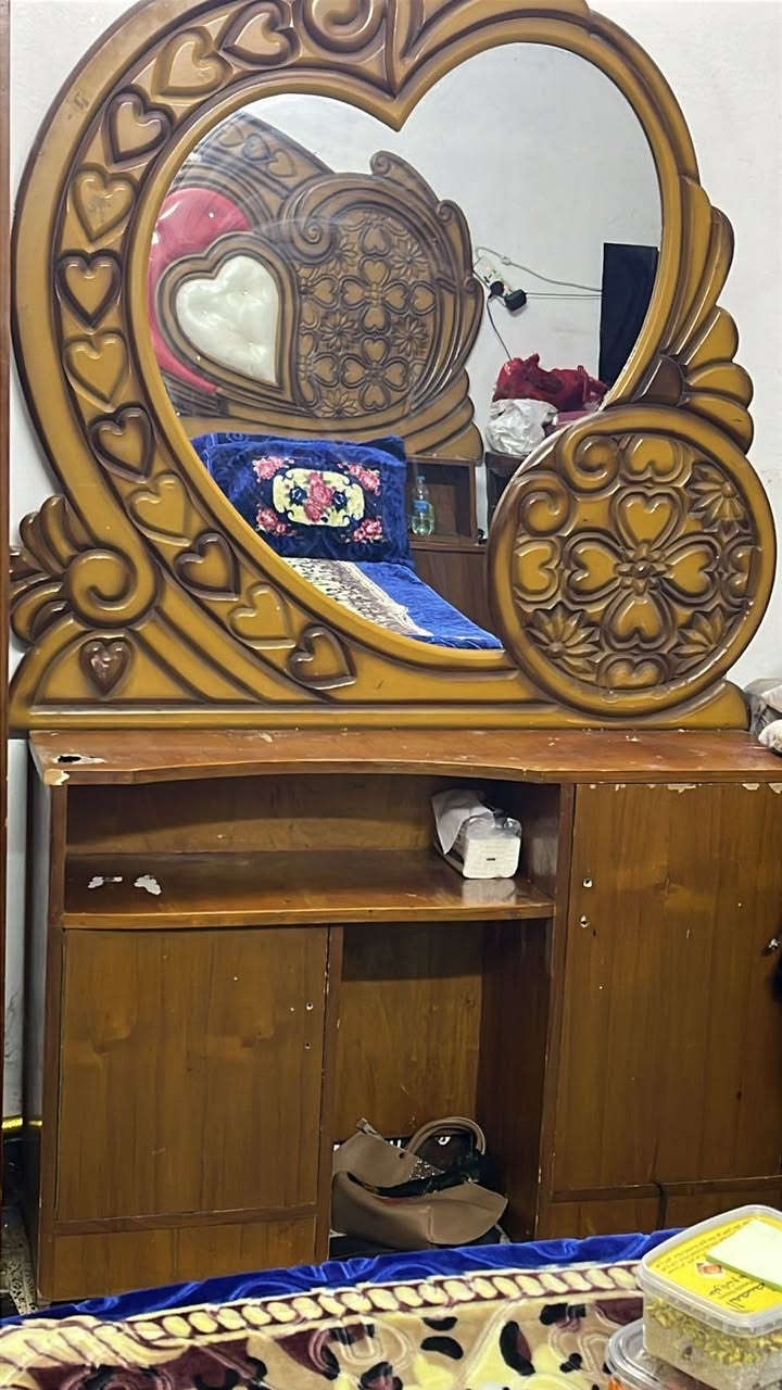 ‏‪***********‬‏سلام عليكم غرف نوم نضيفه مكان بغداد بوب شام سعر ٥٥٠
