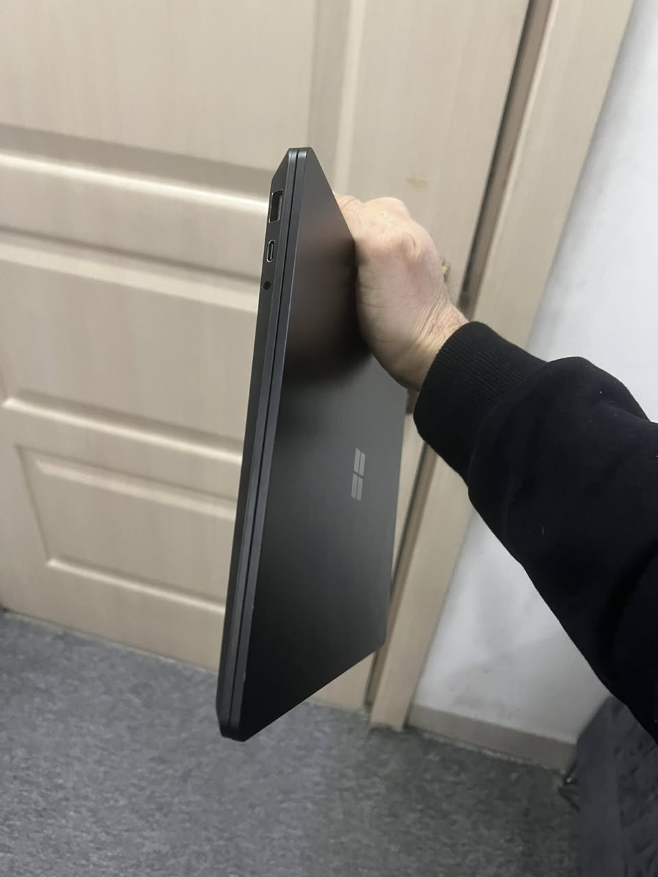 لابتوب سيرفس

بيع فقط 

كلش سريع لمس 2k IPS كامل مواصفات 
Core i5 1035 جيل عاشر 
ram 8 GB
Intel iris plus 
Hard 256
بطارية لحد ٨ ساعات
فتح وجه … Face ID 
مصنوع من ألومينيوم 
نسخه رجال الأعمال business edition

السعر 400 الف


**إذا كنت صاحب هذا الإعلان وتريد حذفه لأي سبب، رجاءا أرسل رسالة إلى الدعم الفني**