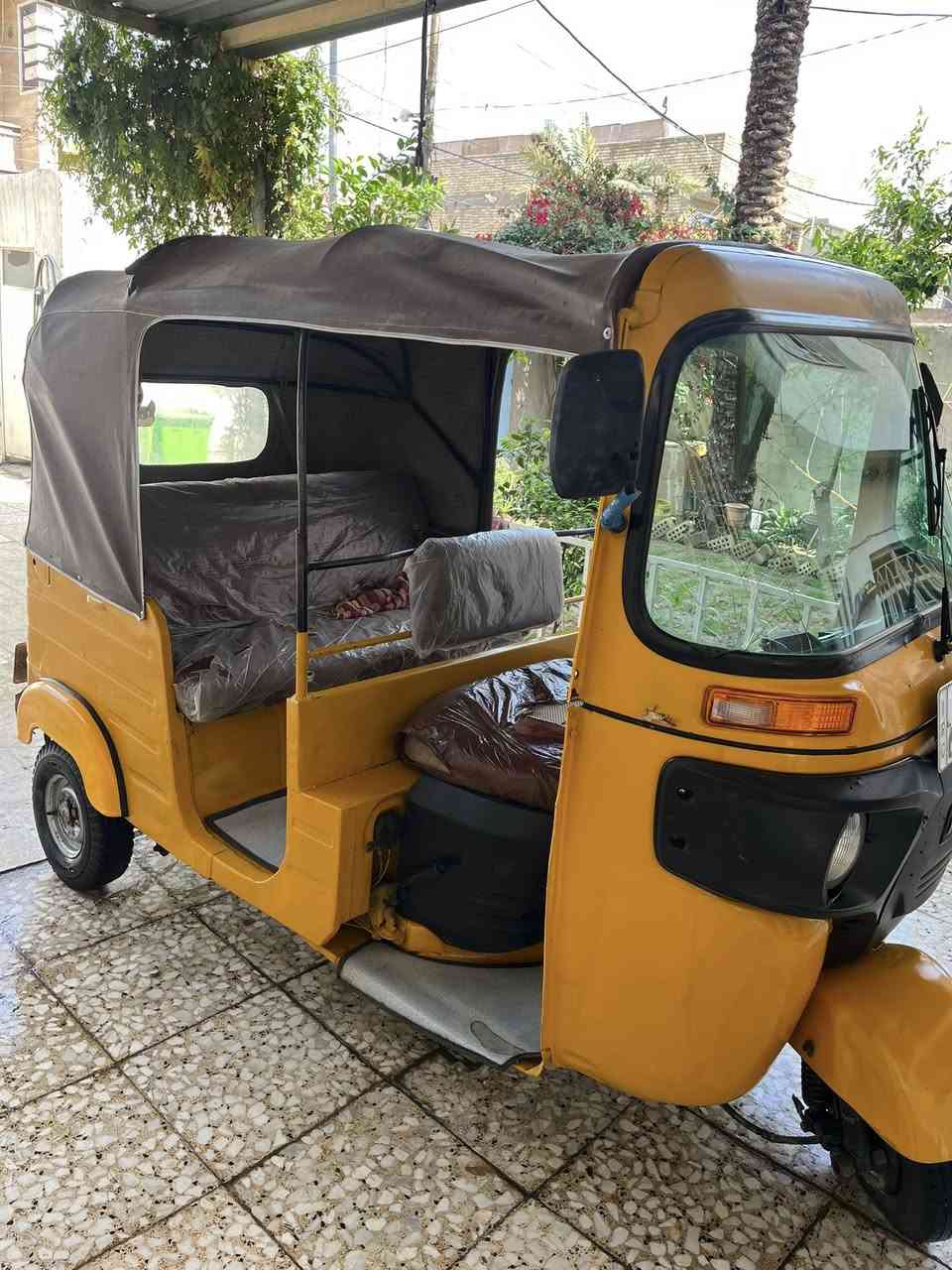 السلام عليكم تكتك 2017شهر ال11مكينه19 رقم و سنويه تحويل ثاني يوم التكتك كامله كبل للشارع كلشي ما ناقصه تشغل و تطلع كبل مكينه خير من الله تخم تاير جديد كهربائيات كامله التكتك كلشي ما ناقصه تعمير جديد صبغ جماليه السعر 4و800وبيه مجال مكاني زعفرانيه رقمي ***********
