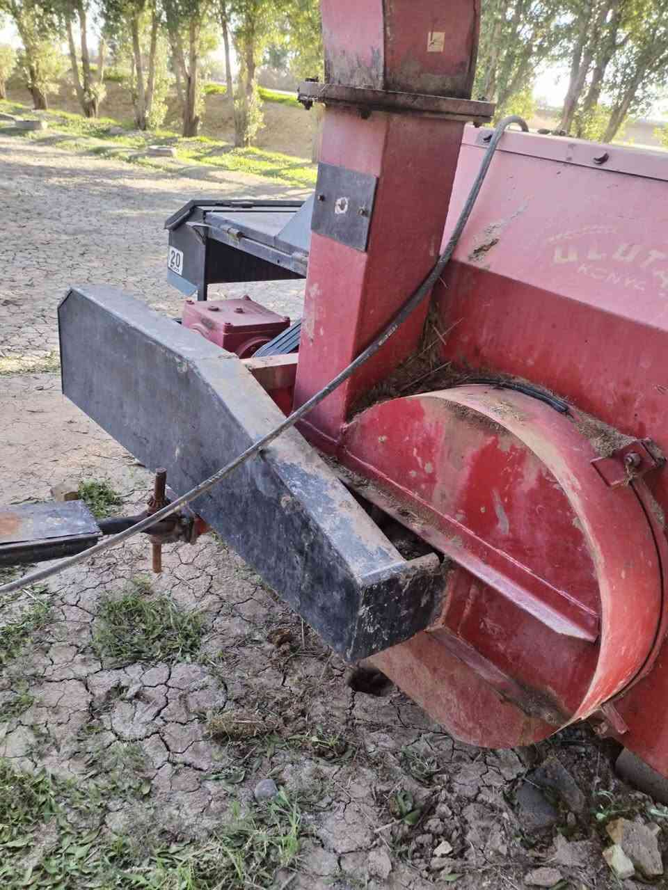 سلام عليكم دسك ترموز باب الاول حجم 20 نضيف كلش وكاروضه تبن للبيع مديل 18من غير عربانته رقم ***********
