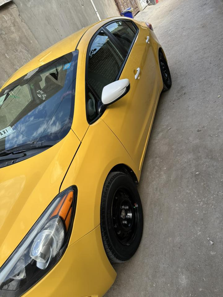 السلام عليكم كيا فورتي موديل ٢٠١٤ كير مكينه حداديه تخم تاير دوشمه كشنات وارضيه كله جديد رقم انكليزي نافذ لغايه٢٠٣٠ السياره جديده بمعنه الكلمه احلى من الصور حادث بنيد مبدل فقط السعر ١١٥ وبيه مجال ***********
