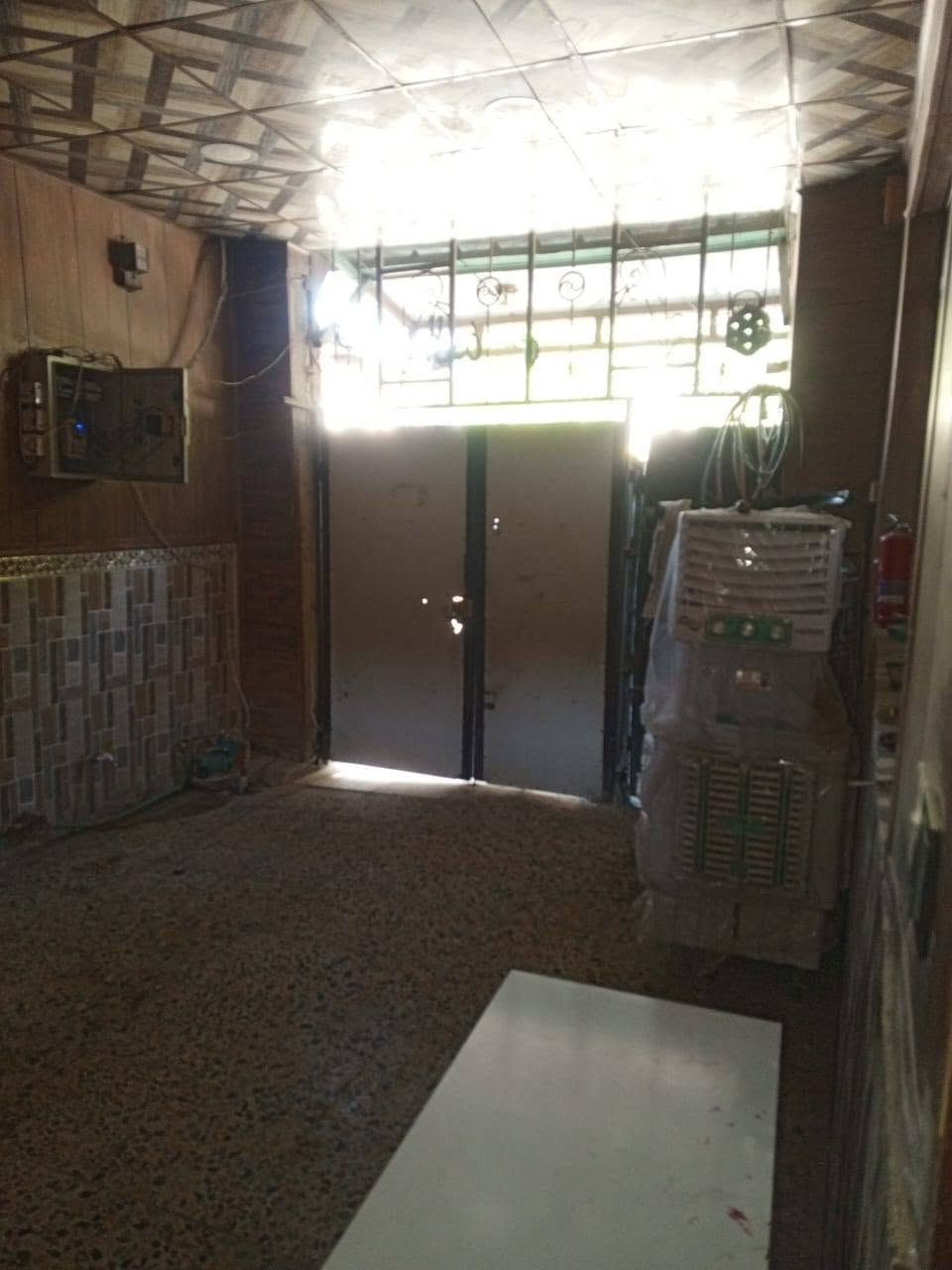 السلام عليكم بيت البيع المساحه ٢٠٠
طابوملك صرف البيت يحتوي على استقبال وكراج و٢غرف نوم و
مطبخ وصاله الطبق الثاني ٤ نوم نضام سويت ومطبخ 
البيت بناء ٢٠١٧ طابوك صب مسلح سند مستقل 
العنوان الزعفرانيه نهايت اربع شورع سعيدة كبال مدرست ابن حيان الشرع العريض 
الاستفسار على الرقم 
***********
