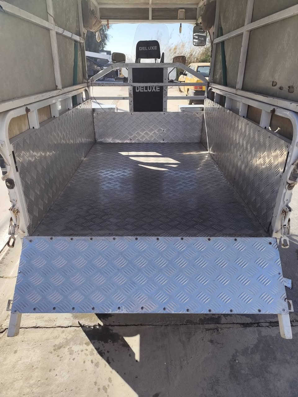 ستوته للبيع نضيفه المحرك جديد ماملعوب بي 2023 ويا المحجر وجادر بطنه مغلف ***********
