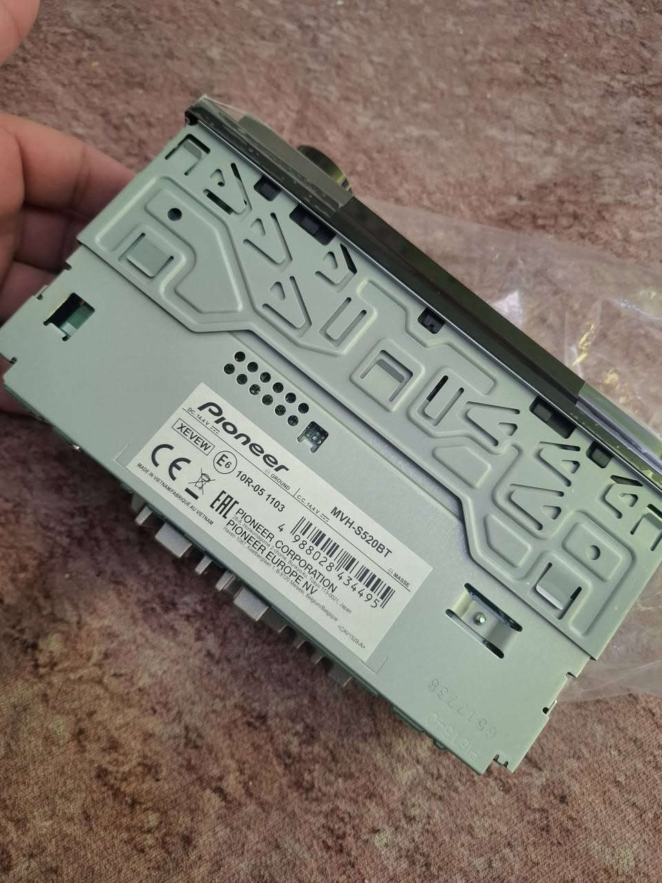 متوفر بايونير حديث اصدار 24 جديد طك كارتون
فول مواصفات 
بلوتوث 
اوكس
فلاش
دبل مخارج امبلي ودمام
متغير الوان
السعر ١٨٥ الف
كربلاء 
***********
