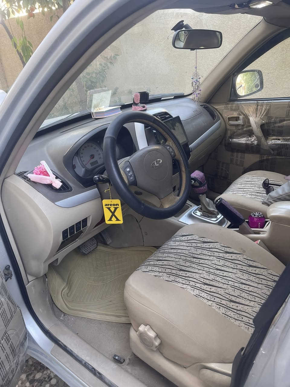 سلام عليكم بيع سيارة  تيكو 2011 كير ومحرك وحداديه مابيهه اي نقص جاهزه.  تبريدهه ثلج ورقم بغداد انكليزي بأسمي مكينه 2000 كير ميكانيك المرغوب 
السعر59 وبيها مجال بسيط وبيهه صبغ بنيد وجاملغ اثر جراد بدون حادث  
مكان السياره الحله ***********
فتحه سلايت  
شاشه
