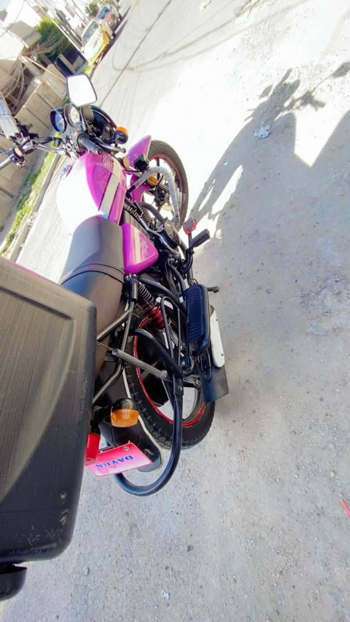 سلام عليكم دايوان موديل 23 اوراق سكنر دراجه جديده بمعنه الكلمه مكفوله من كلشي مكينه 150 كهربائيات كله شغله اي نقص مابيه  مكاني بغداد  سعر اتصل وبيك خير وتدلل ***********
