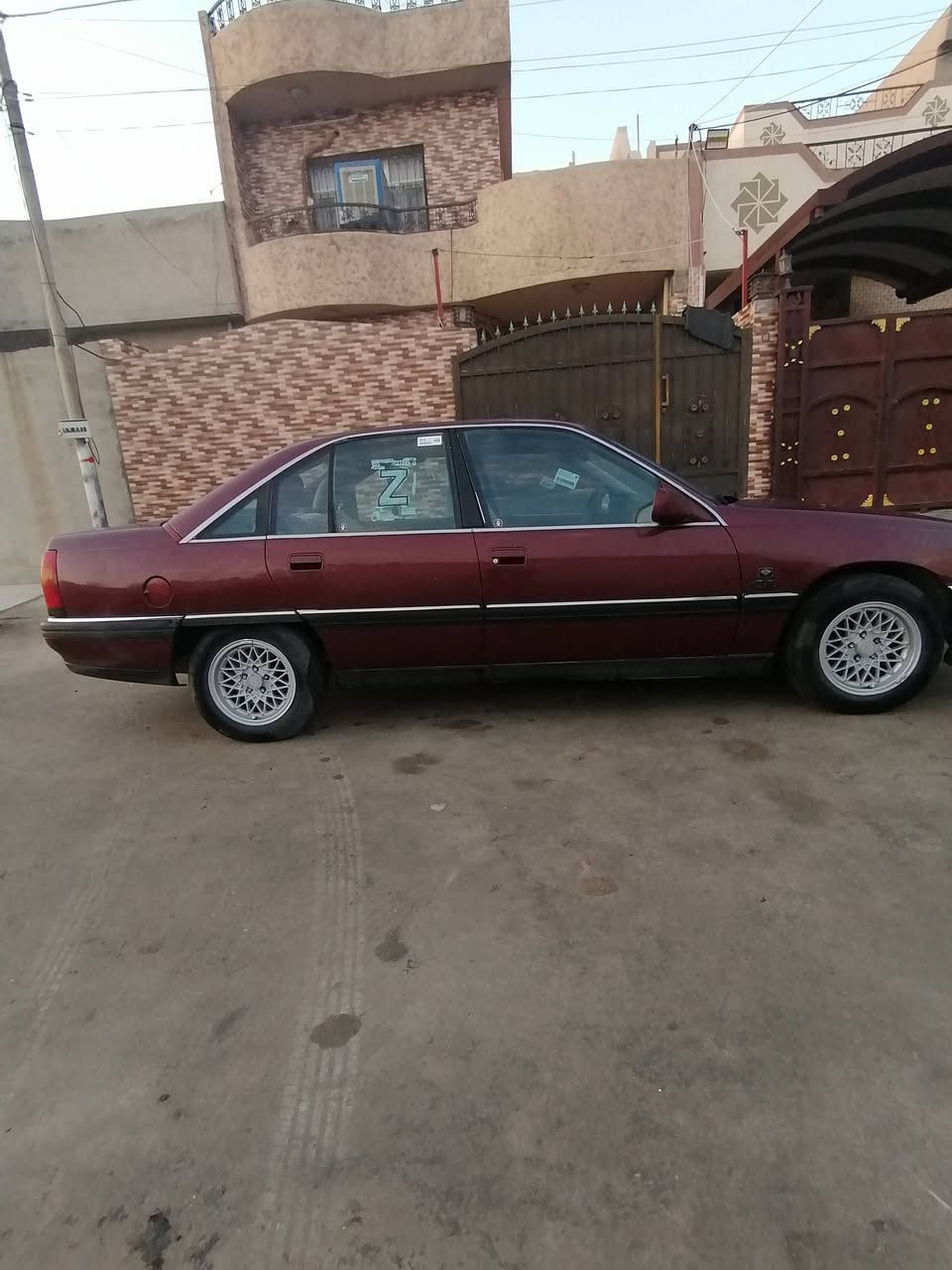 سلام عليكم سياره اوبل اوميكا 1991لون ماروني سياره ما بي اي عيب بس سنويه منتهي لكن الرقم جديدوالسياره كدام عينكم طخه مابي لوك نضيف من ناحيه الكير والمكينه والبدن ويل جديد تايرات نضيف سياره ما تصرف لا بخار ولا دخان المكينه20 صاحبه الشرعي موجود ابكركوك السعر 40وبي مجال للشراي  ***********
