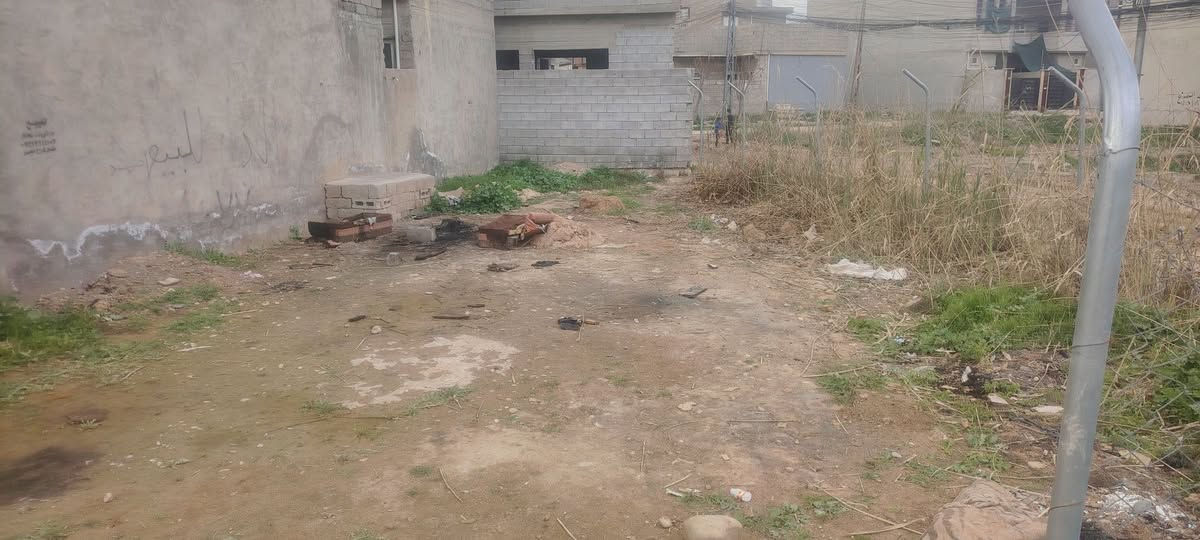 عندي ارض للبيع حي الشماء 198متر سند اصلي سعر 85 بي مجال بسيط 
تواصل واتساب ***********
