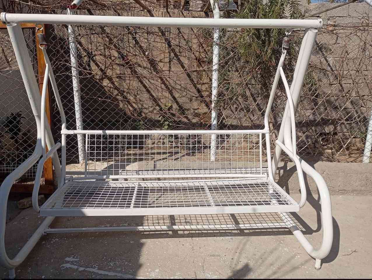 مرجوحة نضيف للبيع 
السعر 150 الف  مكان كركوك فيلق
***********
