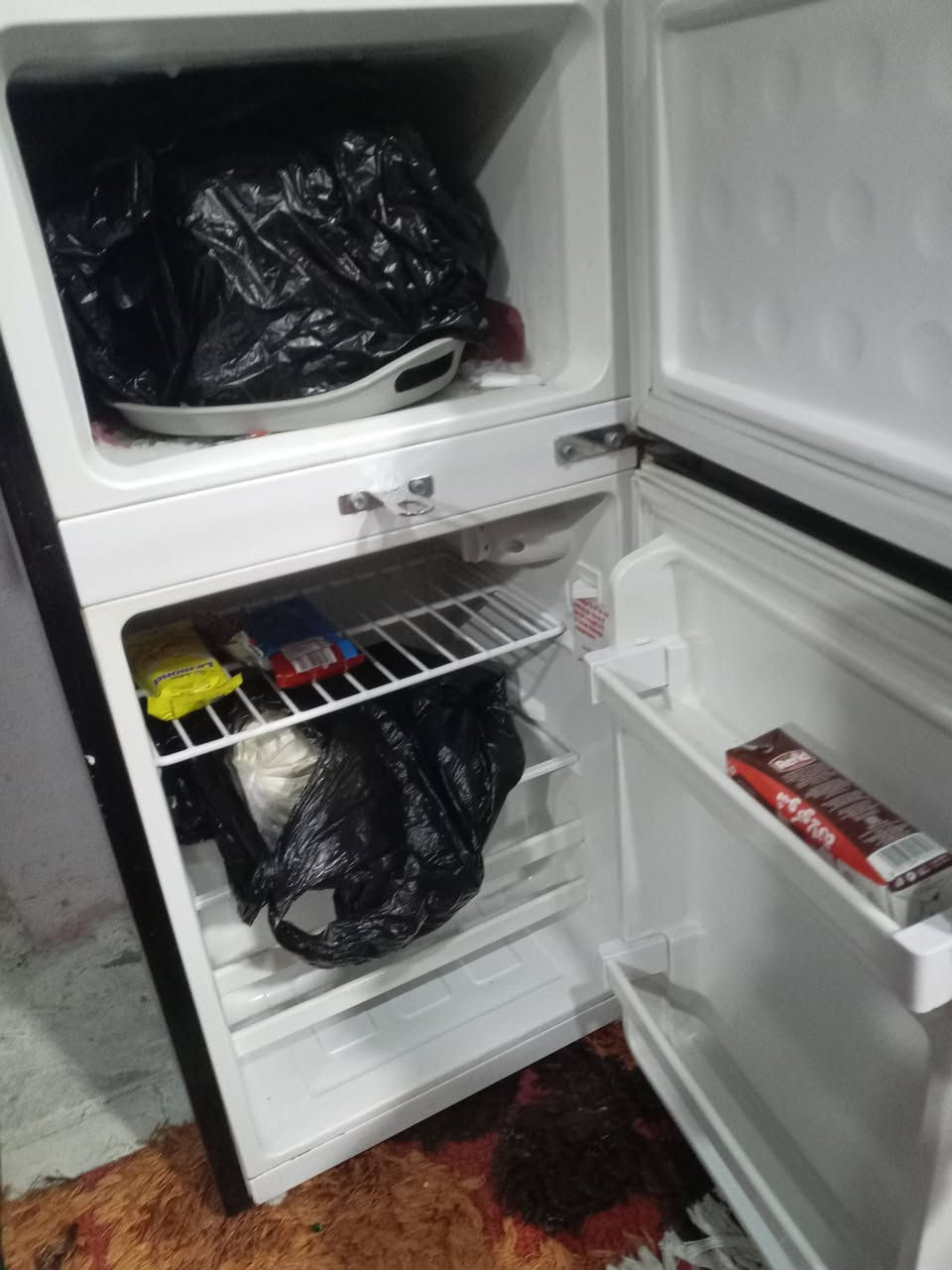 ثلاجه حجم صغير نضيفه كلش اخت الجديده تنقفل ومفاتيحهه موجود موضح بالصوره السعر ٩٠ وبي مجال بغداد مدينه الصدر 
متواجد عالفيس


**إذا كنت صاحب هذا الإعلان وتريد حذفه لأي سبب، رجاءا أرسل رسالة إلى الدعم الفني**