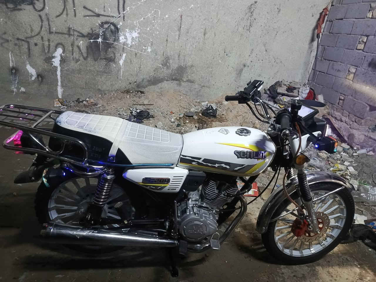 سلام عليكم دراجه سونك 5 كير مكينه 200 سيسي تشغيل عن بعد موديل 2025 وراق كامله مكينه مكفوله دراجه عله وضع شركه بعدهى سعر 750 قفل قفل ولموشراي لا يكسر بحلال لعالم لعنوان بغداد مدينت الصدر رقمي *********** شراي يخابر
