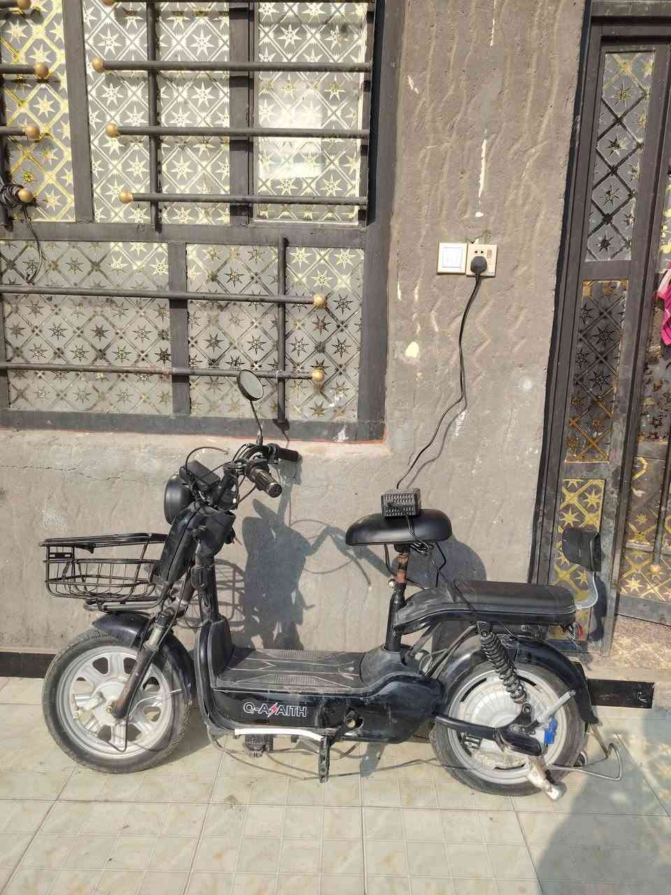 سلام عليكم ورحمة الله وبركاته اخوان دراجه شحن للبيع المكان بابل *********** السعر 200 او بيها مجال للطيبين
