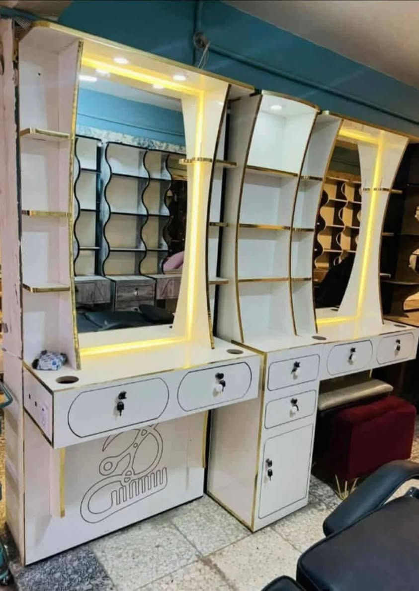 من المعمل إليكم مباشرة.. الجودة والتميز في عالم الحلاقة! 💈✂️
هل تبحث عن الفخامة والمتانة لصالونك؟ نحن نوفر لك أفضل أنواع كراسي الحلاقة المصنعة بأعلى معايير الجودة وبأسعار المعمل المنافسة.
✨ خدماتنا تشمل: 
✅ تجهيز صالونات الحلاقة رجالي و نسائي أنواع كراسي الحلاقة (رجالي - نسائي).
✅ كراسي "كيفيت" (Comfort) المريحة.
✅ شازلونات غسيل شعر وتجميل.
✅ صيانة شاملة لجميع أنواع الكراسي القديمة والحديثة. 
📍 الموقع: كربلاء المقدسة حي العامل. شارع المستوصف. 
🚛 الشحن: يتوفر شحن سريع ومضمون إلى كافة المحافظات .  
للتواصل والاستفسار:
📱 واتساب:  ***********.  عبدالله. ***********.    حيدر ***********. .    أركان ابو علي   ٠
