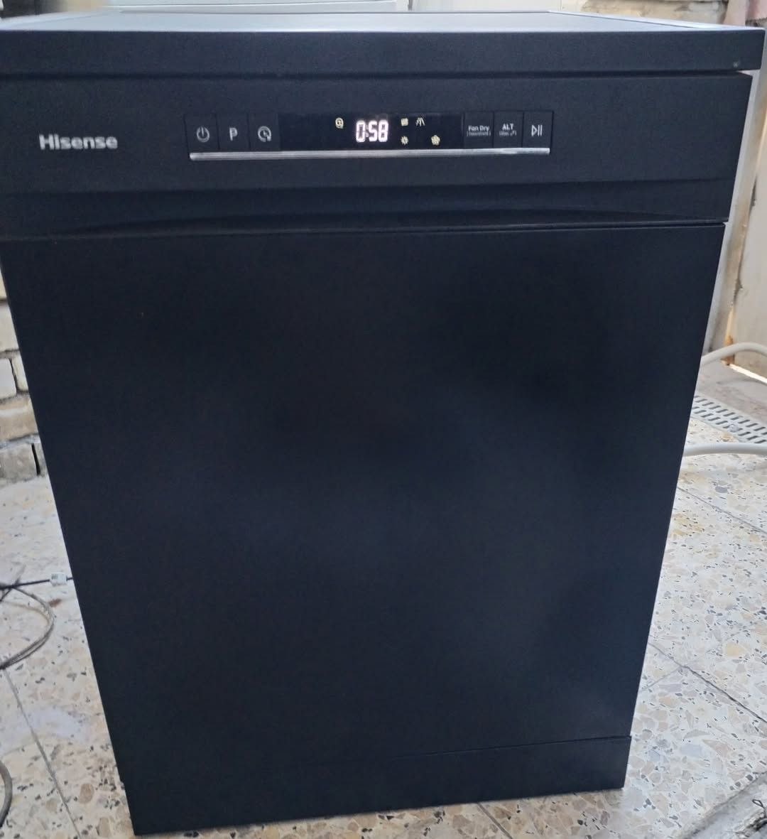 غساله صحون نوع هايسنس موديل حديث تكمل من نفس الدقيقه لون اسود نظيفه جدا بغداد قرب حي اور ***********
