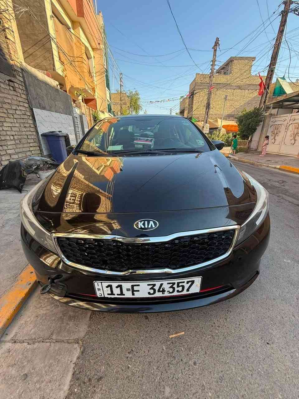 للبيع كيا فورتي ١٨
السيارة بدون مواصفات فقط محدد سرعة 
السيارة كلشي واضح بصورمحرك مكفول صدرها حلو نظيف السيارة استعمال شخصي ضربتها بالجنطة على كد شبر تقريباً والحوض من جهة اليسرة مثل مموضح بسونار 
بيها مكانات بالبابين اليمين بارد واضحات بصورة ايضاً السيارة تجي اشوفها تشلع عيني 
عارضها ب١١٠$ والشراي يدلل 
مكانها بغداد الغزالية وهذا رقمي 
***********
