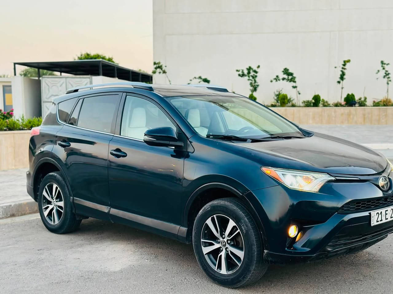 السلام عليكم….
للبيع بسعر مناسب جدا 118$ اعتذر عن الاقساط والوعده
تويوتا راف 4 (RAV4) 2017 XLE وارد امريكي فول مواصفات 1/1 لون زيتوني متغير (ابو الشذرة) داخلها ملكي رقم سليمانية انكليزي (21) سنويه جديدة لغاية 2030 هزة جديدة شرط التحويل….
سيارة بيها صبغ جاملغ وبنيد جهه السكن وبابين رش فقط والباقي مكفول…. بدون دواخل …رقم الشاصي مرفق مع الصور…
سيارة جاهزة بدون اي نقص….
محرك 4/2500 سلندر… محرك بلادي…
شرط محرك وكير وصدر وكهربائيات وتبريد وتدفئة وتخم تاير سيارة جاهزة من كلشي…
مواصفات XLE (داخل ملكي أبيض سلايت و5 ويل كب كروم وشاشة وكامره وحساسات واشاير بالمري وشفتات وتحكمات وبلاجكتورات وكشن جلد ملكي وتبريد لمس وبعد بيها اهواي مواصفات مايحتاج اذكرها)…
العنوان/ صلاح الدين/ تكريت/ القادسية…
السعر 118$ اعتذر عن الاقساط والوعده…
للاستفسار ***********
***********

