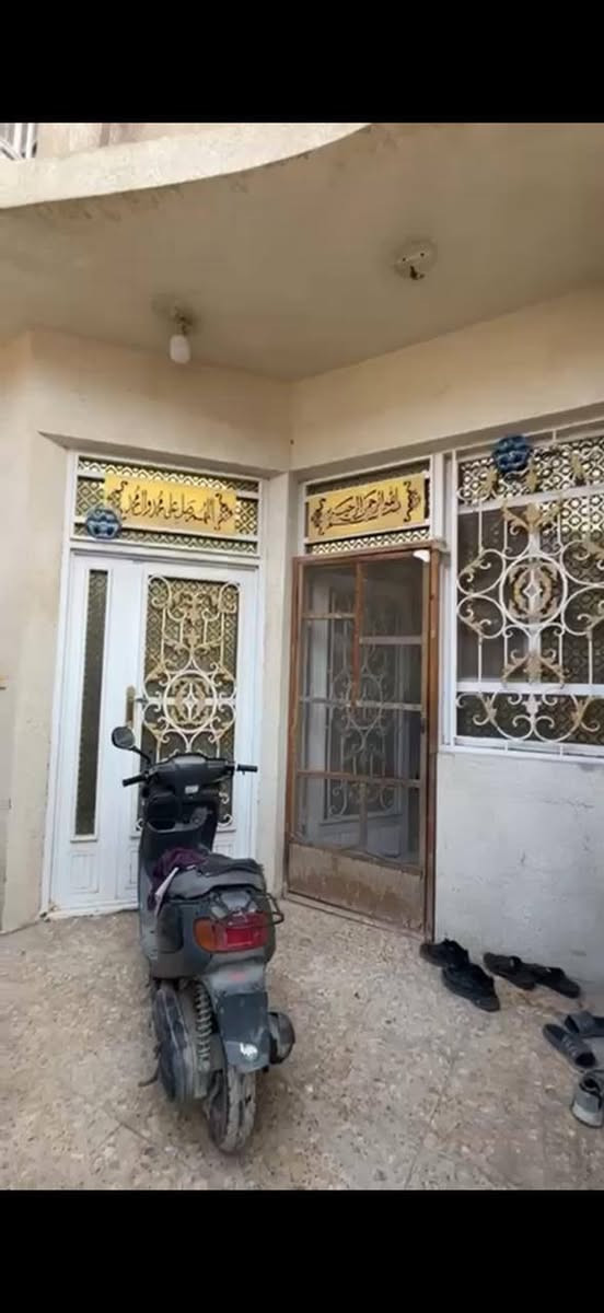 للبيع بيت 75 متر ركن طابقين بناء درجة اولى منطقة مرتبة خدمات كاملة الحر الكابينات والسعر مناسب ***********
