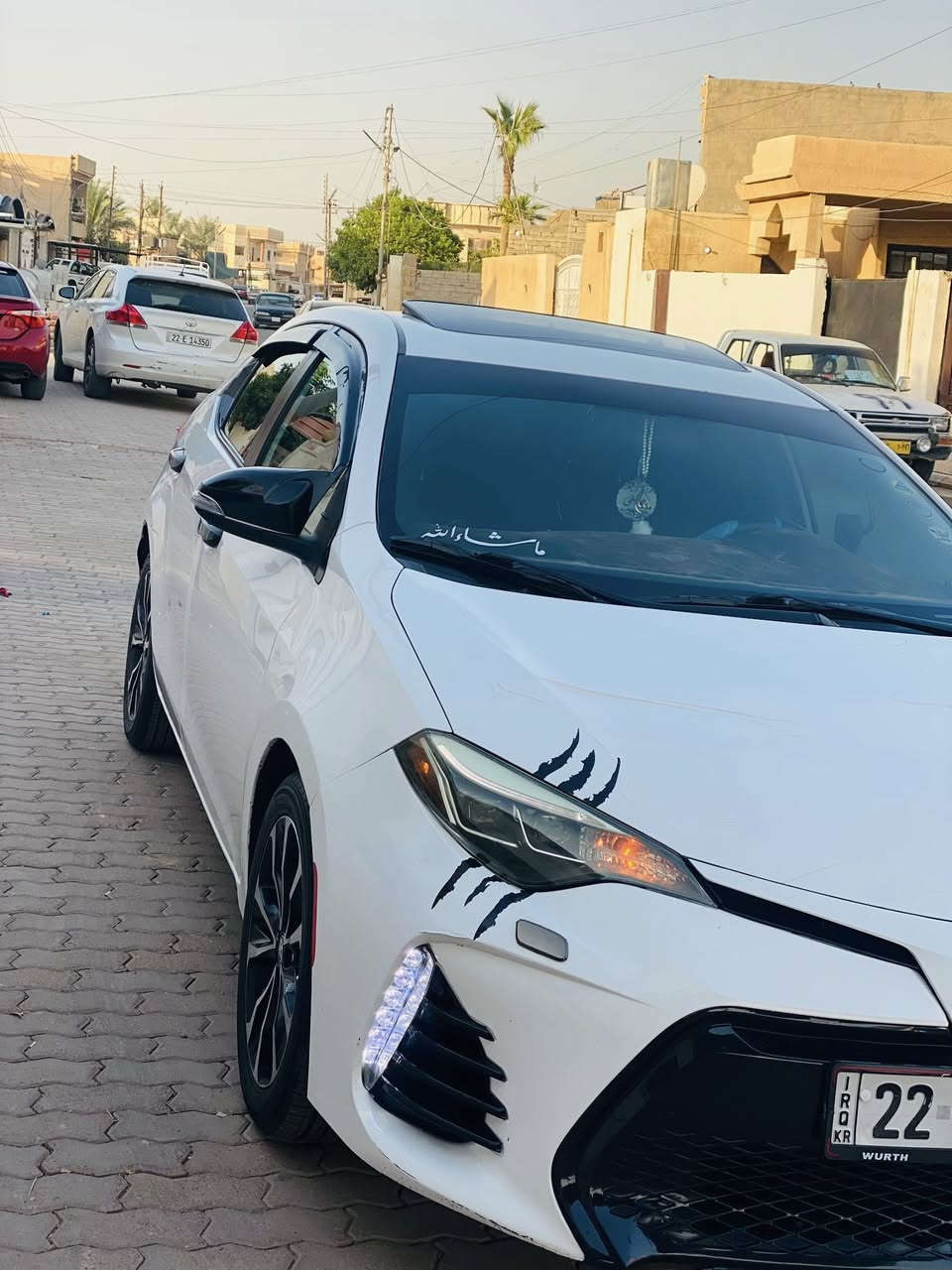 سلام عليكم
كورلا فول موصفات واحد ع واحد 
موديل ١٦ 
الاستفسار تصل ع صاحبها 
***********
