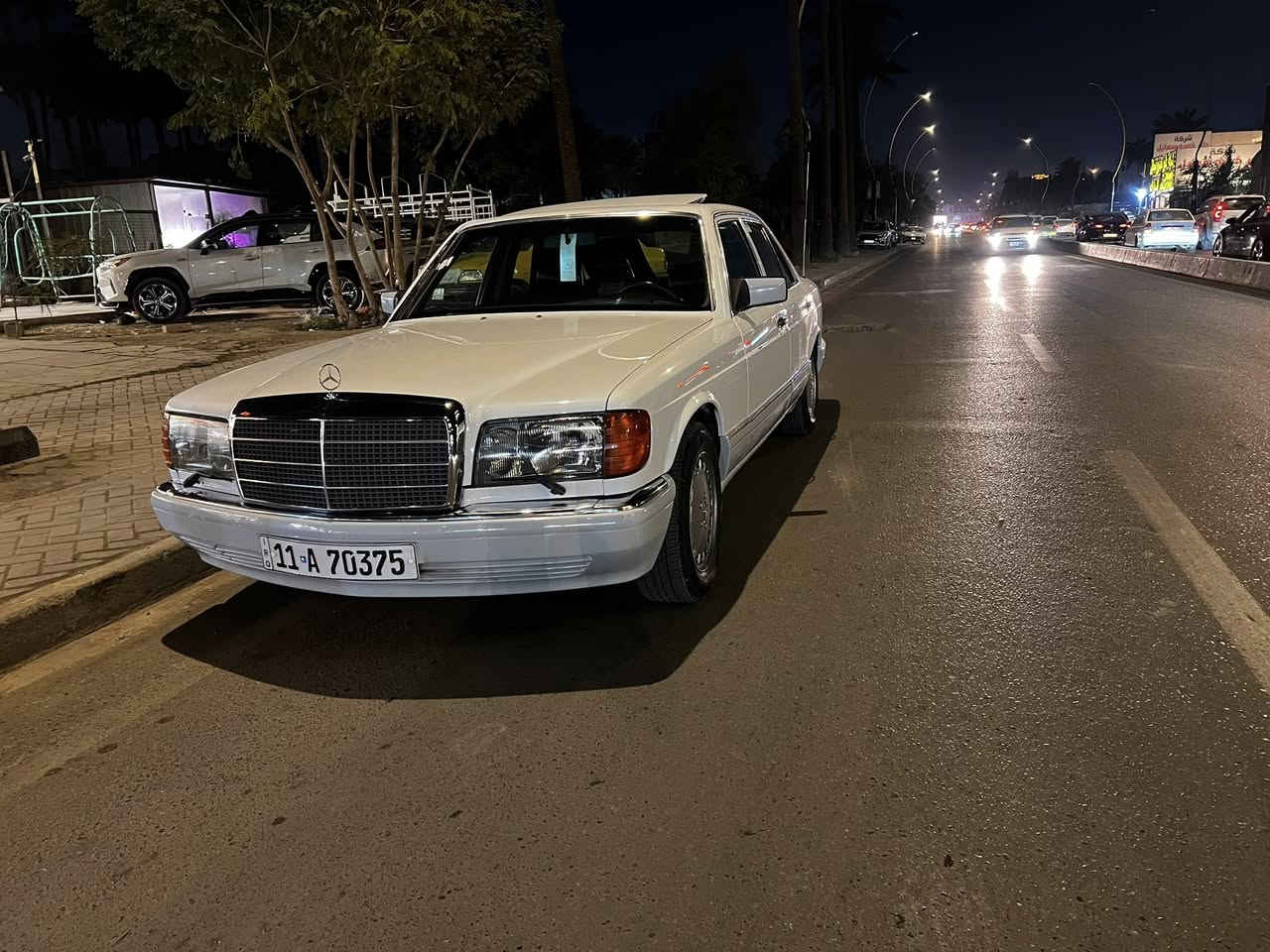 السلام عليكم
للبيع مرسيدس جامبو
فول مواصفات دبل مروحه دبل هورن كشنات جلد+ كشن كهرباء سيارة بدون حادث فقط كلير جماليه فتحه سقف كشن تئدفه تبريد مكينه كير مكفولات تخم تاير جديد سياره جاهزة من كلشي بردات/ الاستفسار ***********/مكاني بغداد
