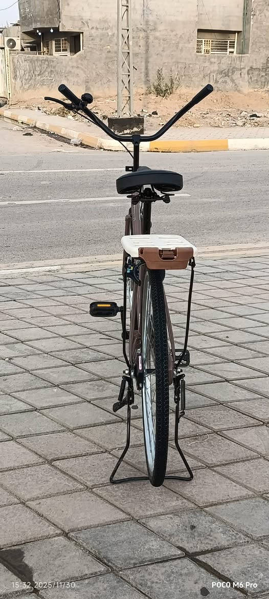 سلام عليكم باييسكل موديل 2022 الحجم 26 كامل غراضه موجوده كله اصلي سعره 130 و بي مجال للستفسار اتصل ***********
