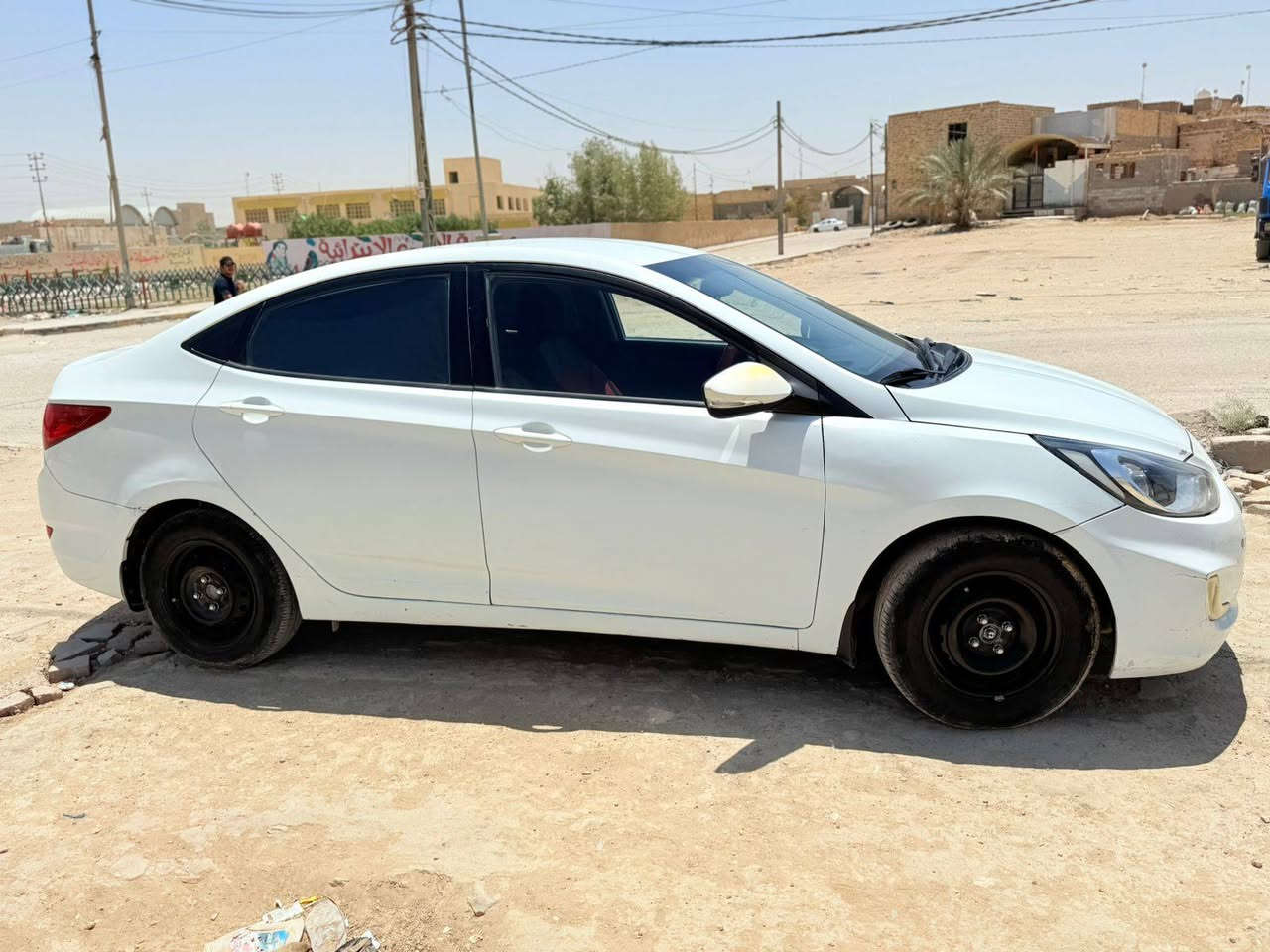 سيارة اكسنت 2014 للبيع مكفولة بس شويه رصعات للاستفسار الاتصال على ***********
